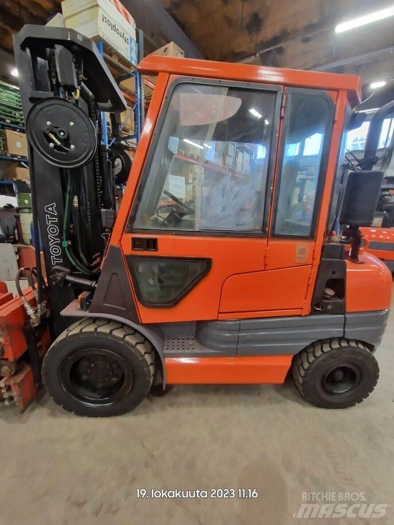 Toyota 02-6FDF30 Dizelski viličari