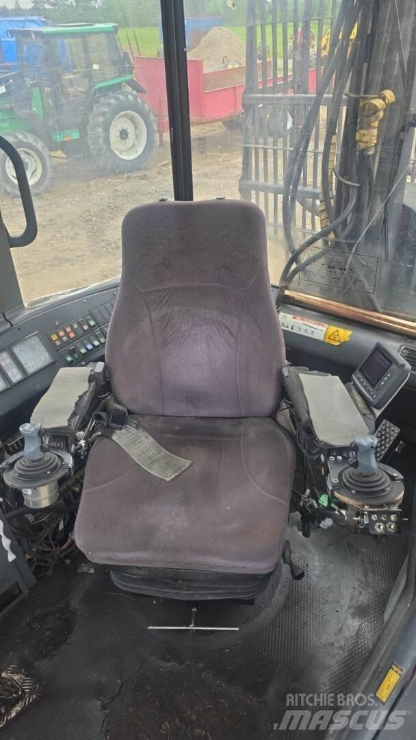 Valmet 820 Forvarderi