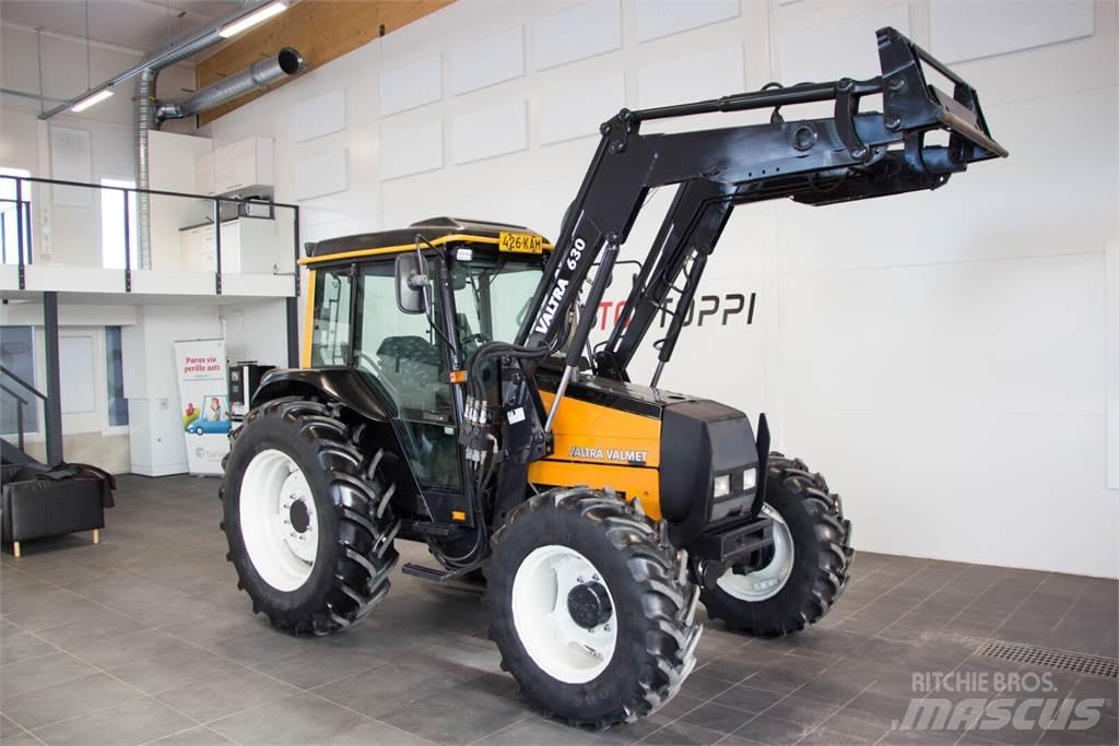 Valtra 800 Traktori