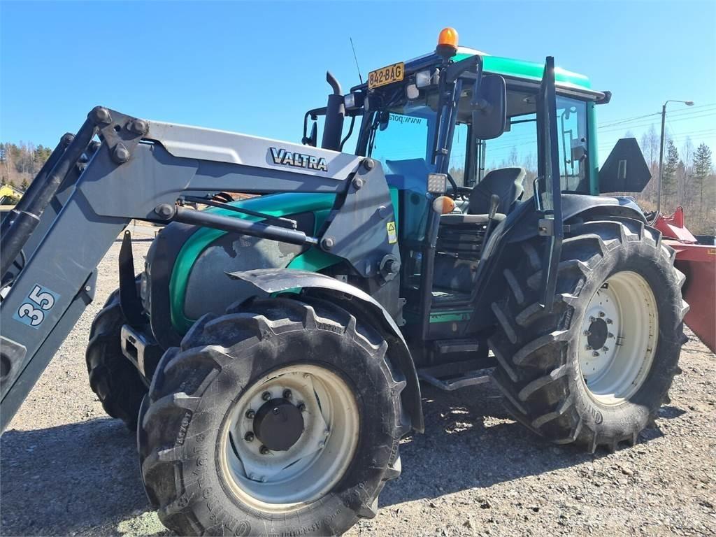 Valtra A92 Traktori