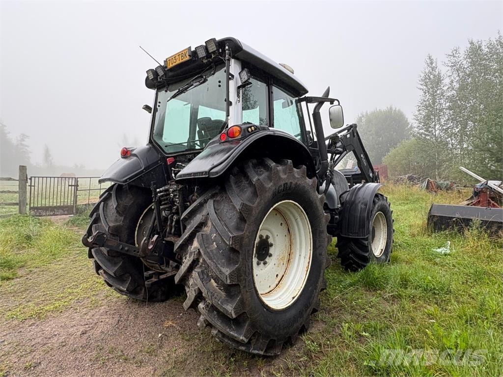 Valtra T 151 E Traktori
