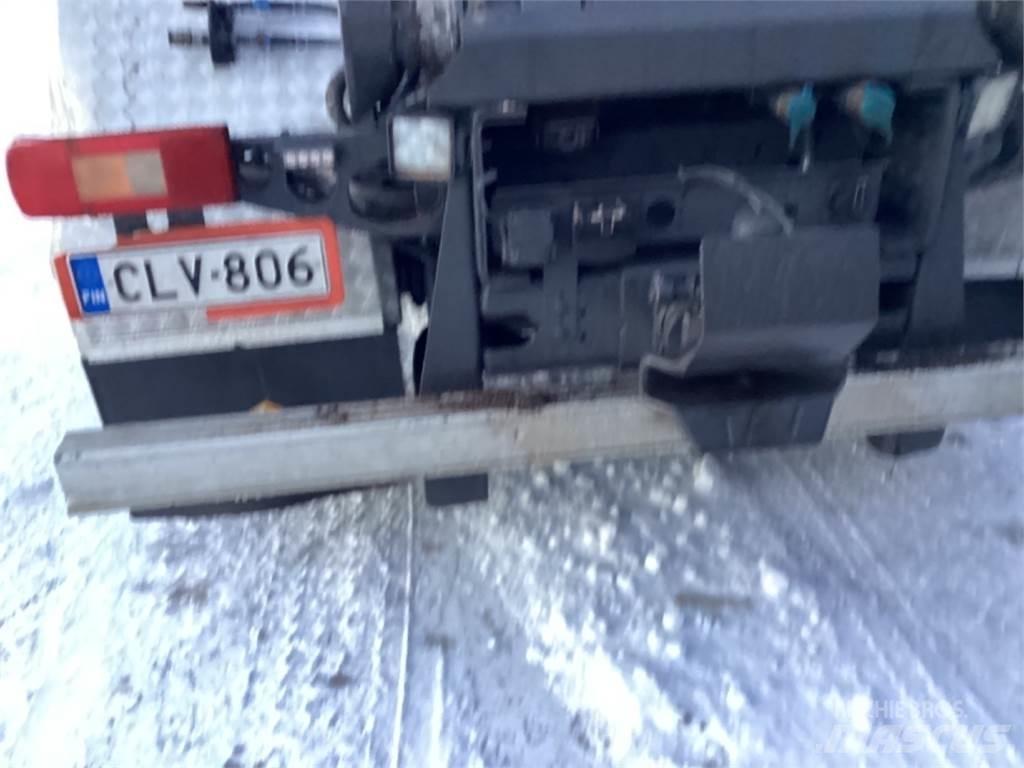 Volvo 460 Rol kiper kamioni s kukama za dizanje