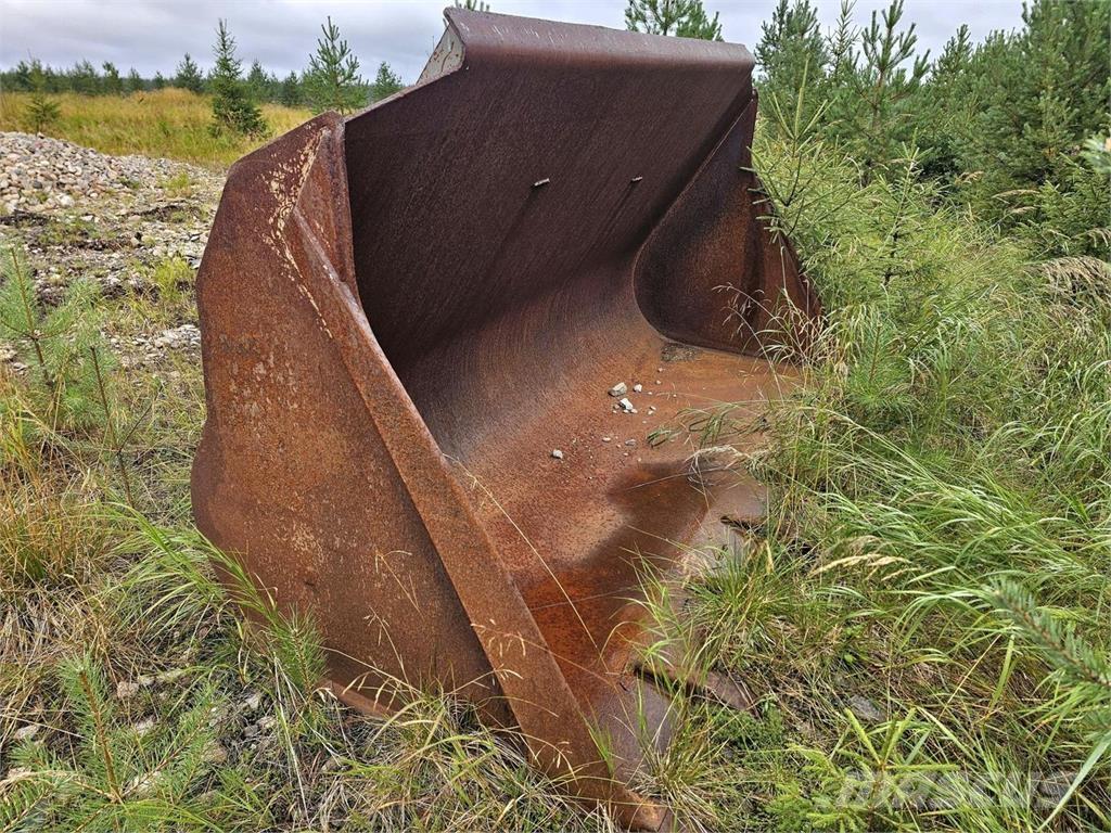 Volvo BM Maakauha Kašike / Korpe