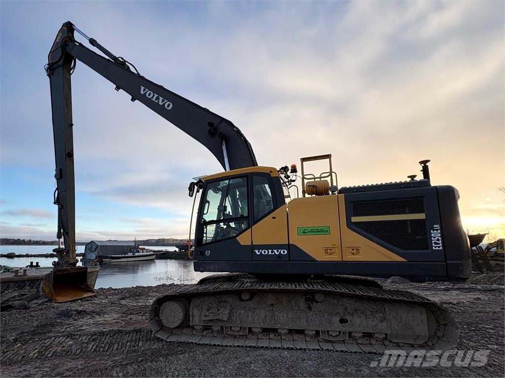 Volvo EC 250 ELR Bageri dugog dosega