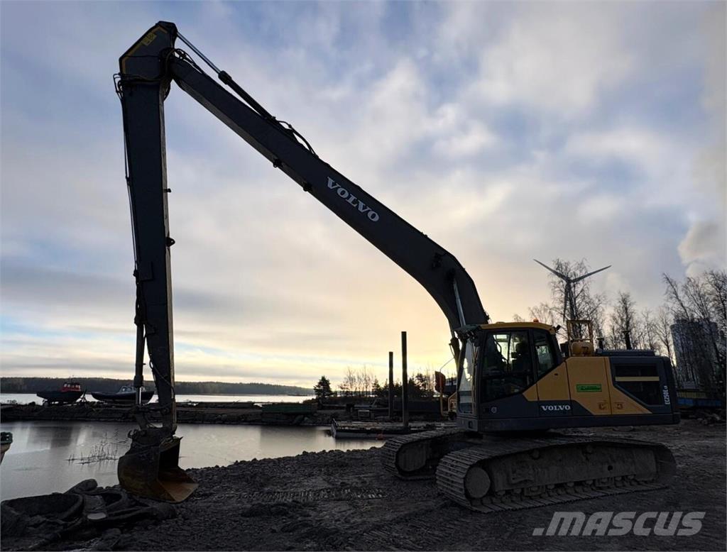 Volvo EC 250 ELR Bageri dugog dosega
