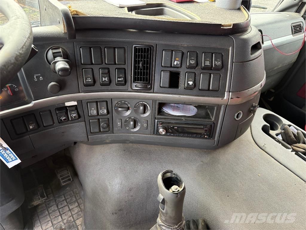 Volvo FM 12 8x4 Rol kiper kamioni s kukama za dizanje
