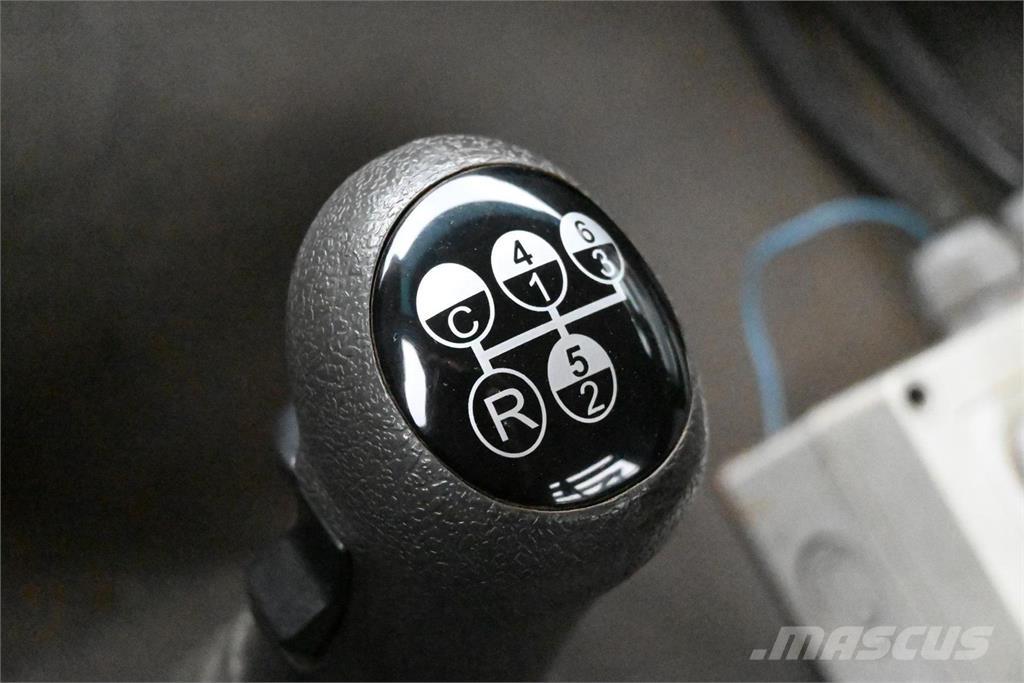 Volvo FM300 6x2 Rol kiper kamioni s kukama za dizanje