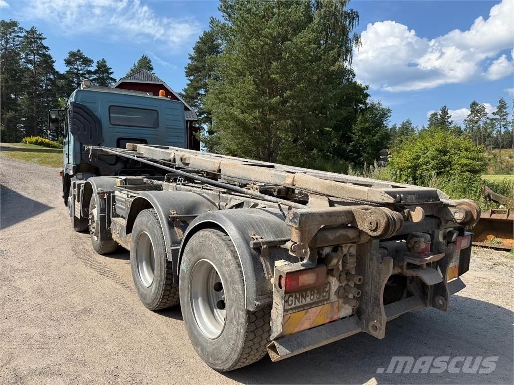 Volvo FM480 8x4 Rol kiper kamioni s kukama za dizanje