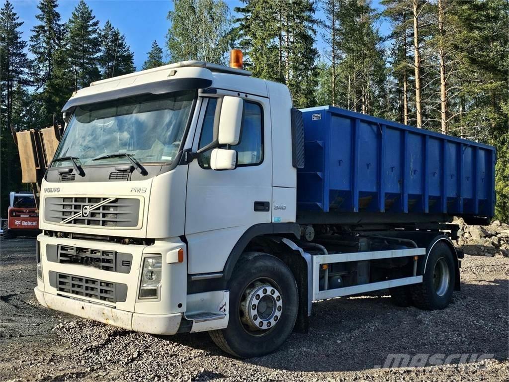 Volvo FM9 4x2 Rol kiper kamioni s kukama za dizanje