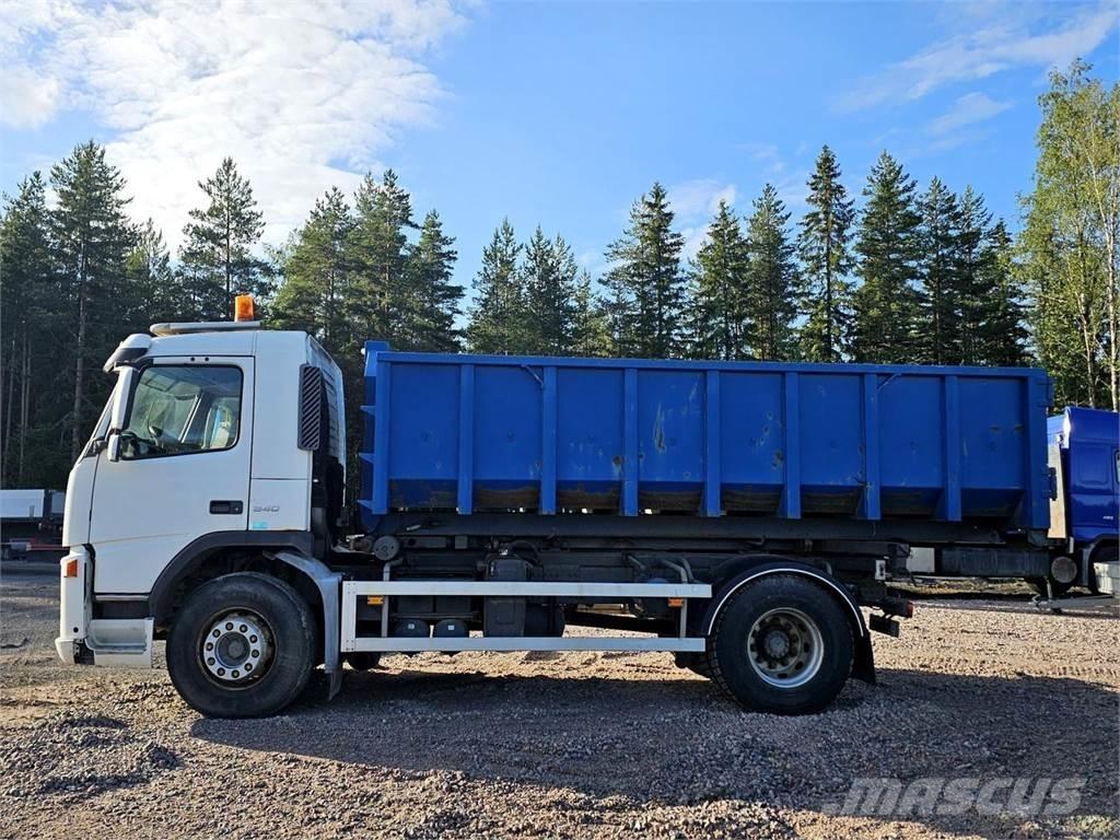 Volvo FM9 4x2 Rol kiper kamioni s kukama za dizanje