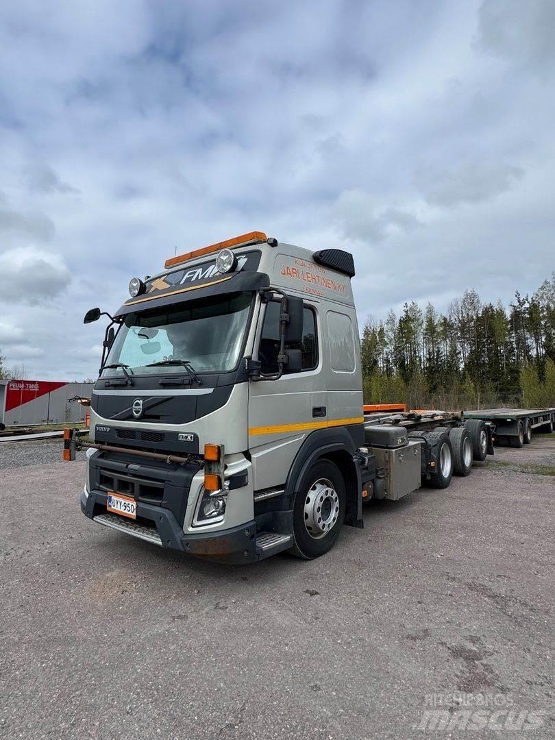 Volvo FMX 540 Rol kiper kamioni s kukama za dizanje