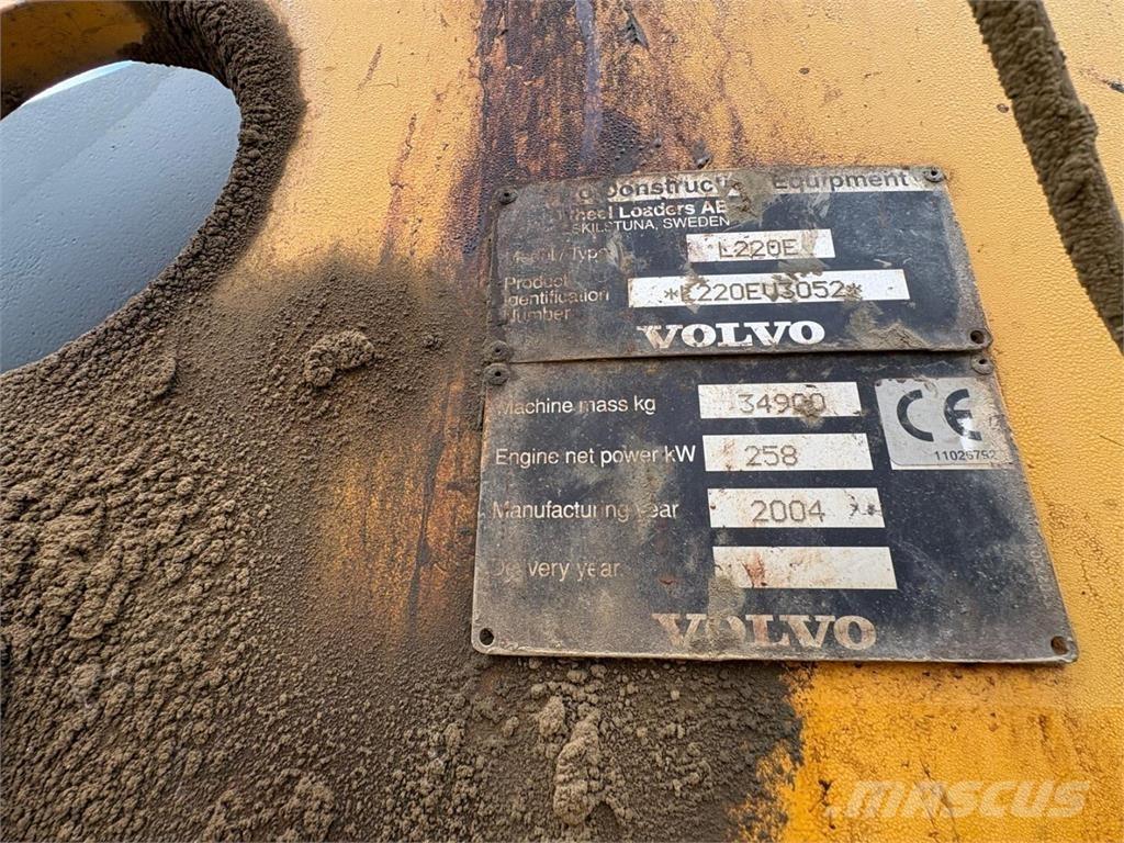 Volvo L 220 E Utovarivači na kotačima