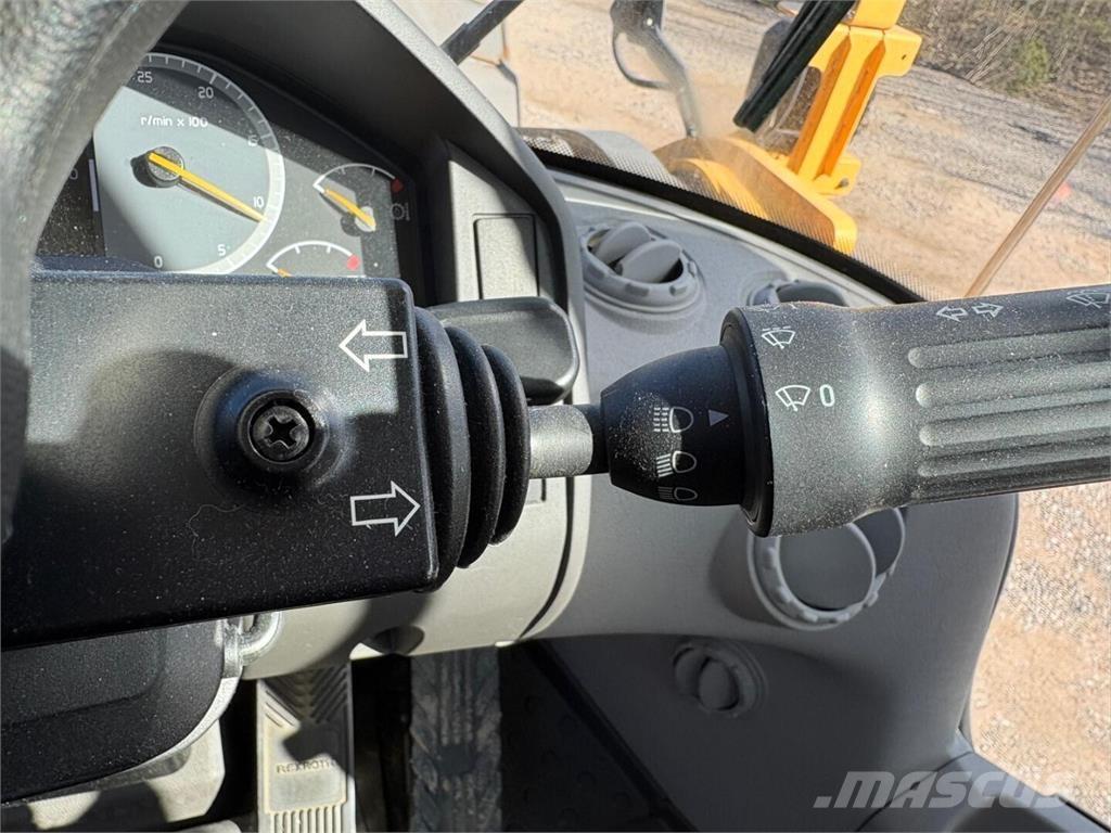 Volvo L 220 H Utovarivači na kotačima