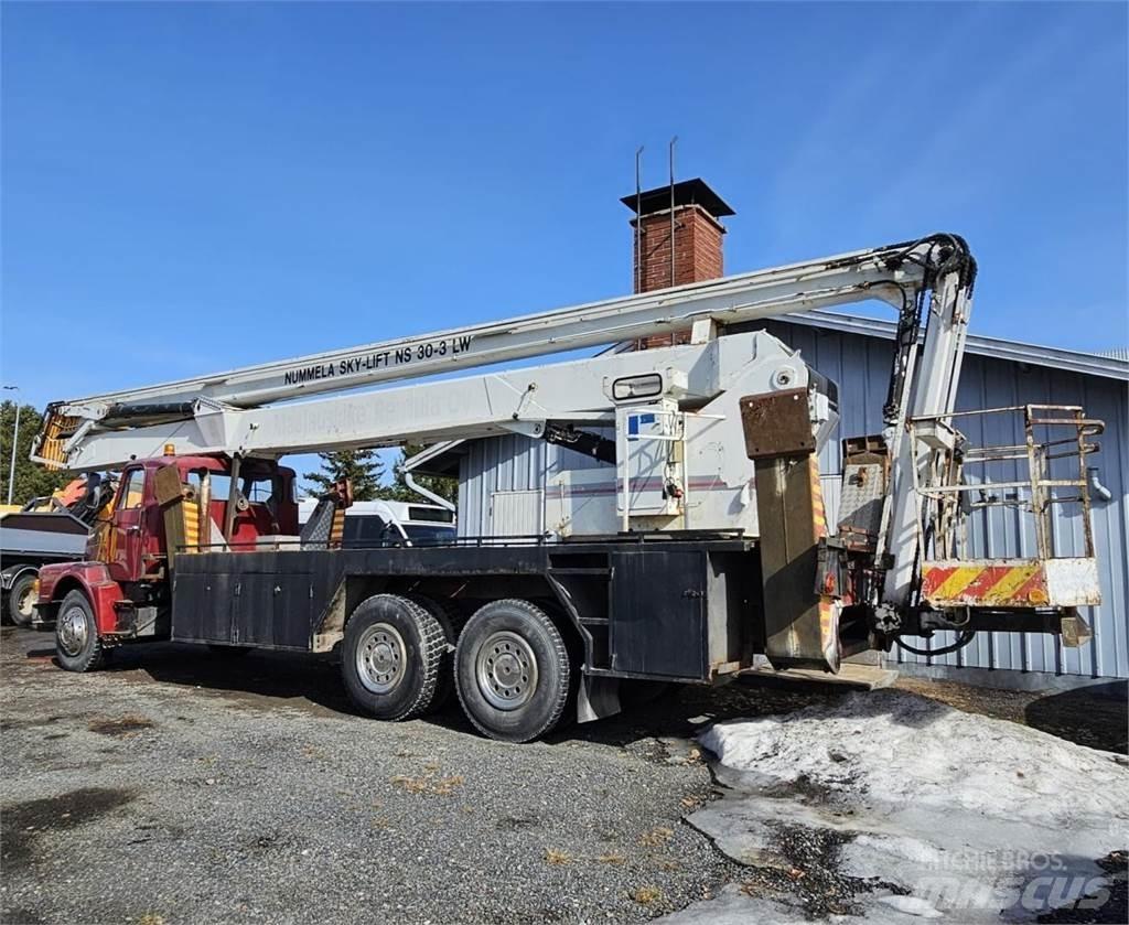 Volvo N7 6x2 Kamioni sa kranom