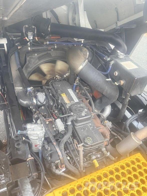 Kalmar OTTAWA 4X2 OFF-ROAD Vučna vozila