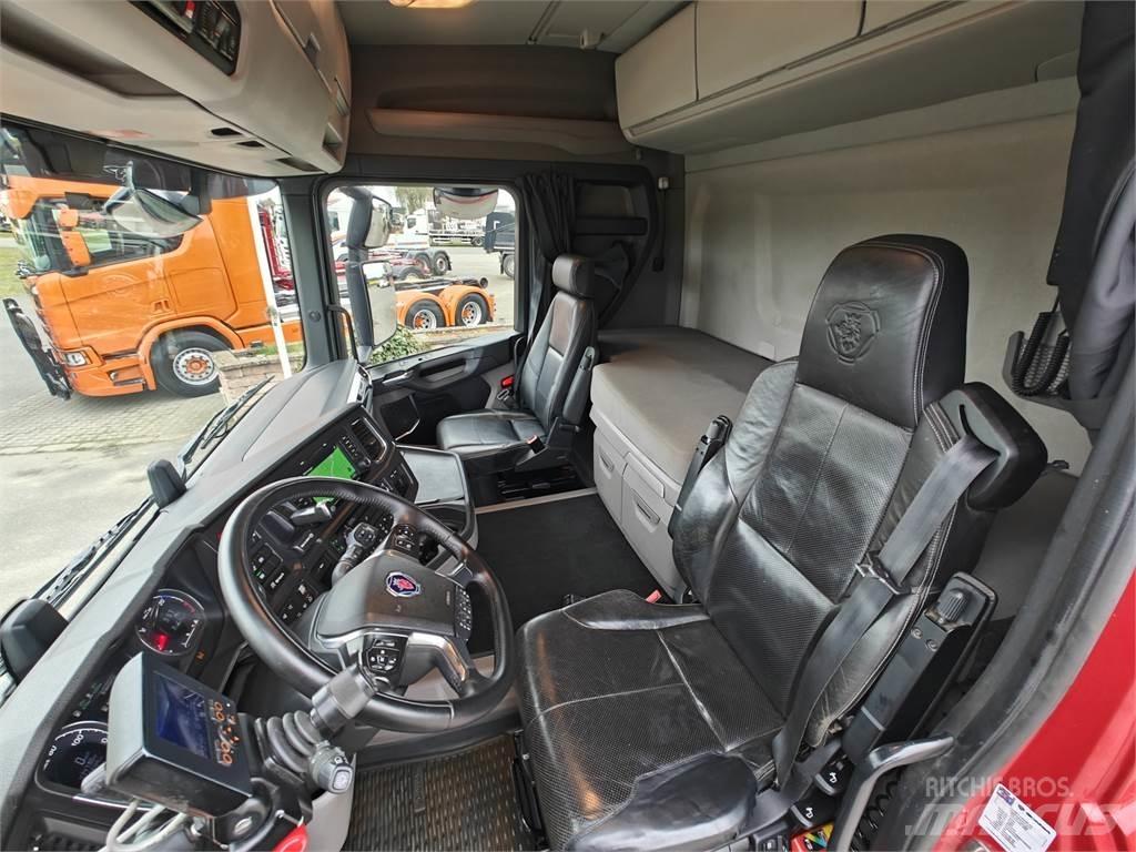 Scania R500 Rol kiper kamioni s kukama za dizanje