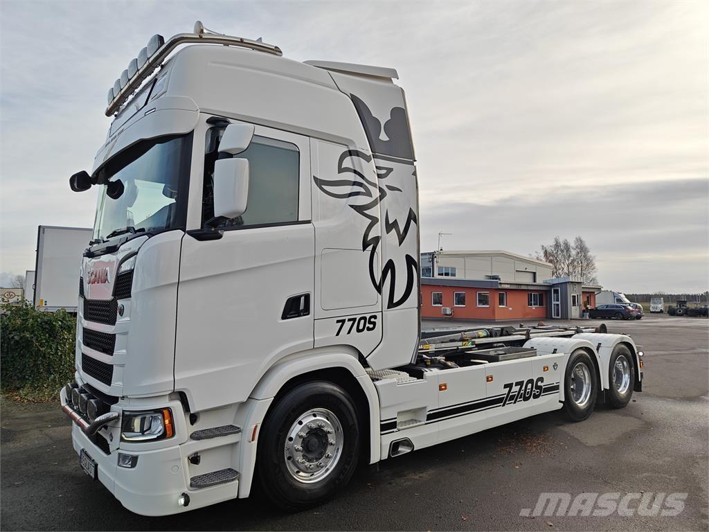 Scania S770 Rol kiper kamioni s kukama za dizanje