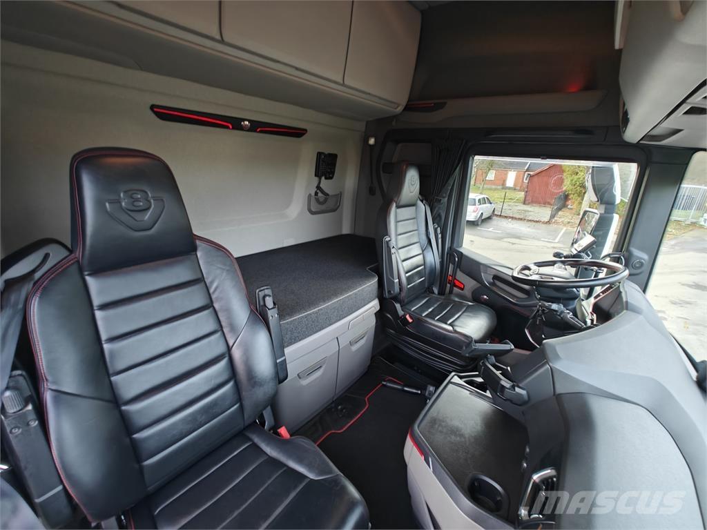 Scania S770 Rol kiper kamioni s kukama za dizanje