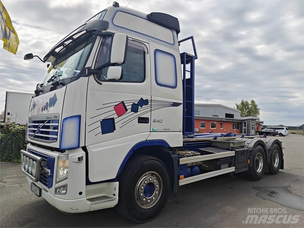 Volvo FH540 Rol kiper kamioni s kukama za dizanje