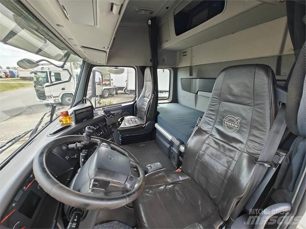 Volvo FH540 Rol kiper kamioni s kukama za dizanje