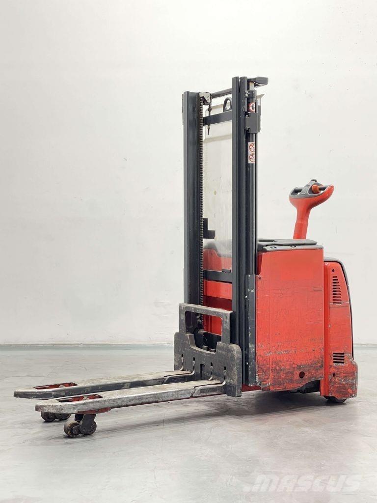 Linde D12-133 Ručni električni viličar