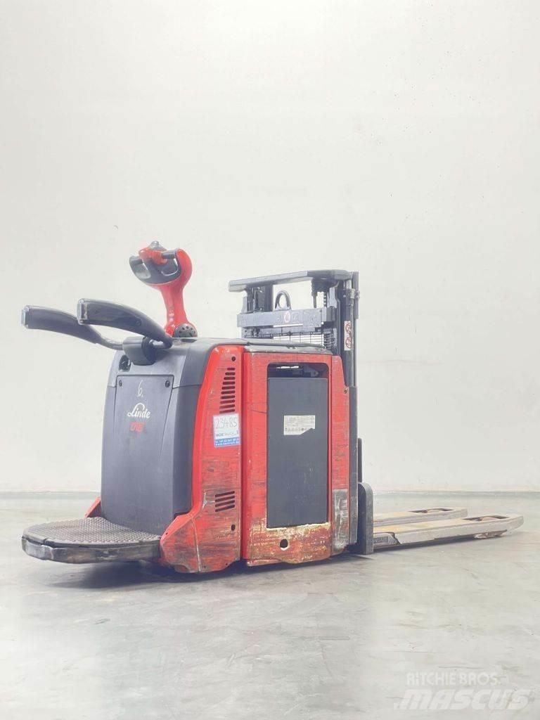 Linde D12AP-133 Ručni električni viličar