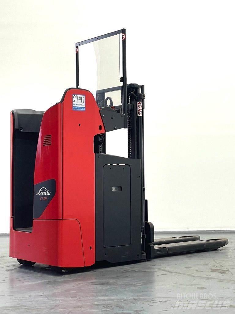 Linde D12SF-1164 Ručni električni viličar