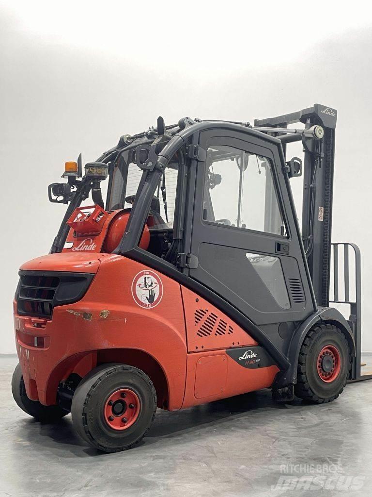 Linde H30T-02-393 Plinski viličari