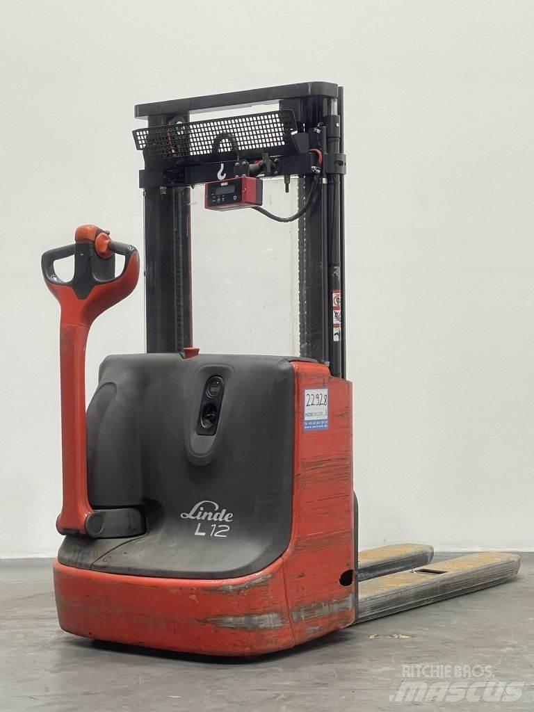 Linde L12 Ručni električni viličar