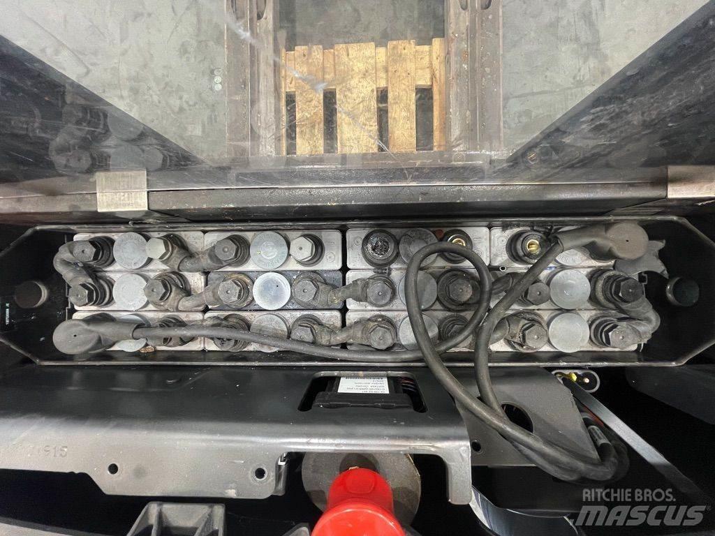 Linde L12-1172 Ručni električni viličar