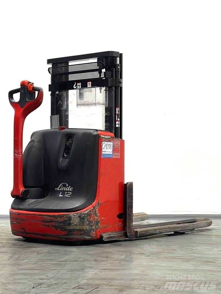 Linde L12-1172 Ručni električni viličar