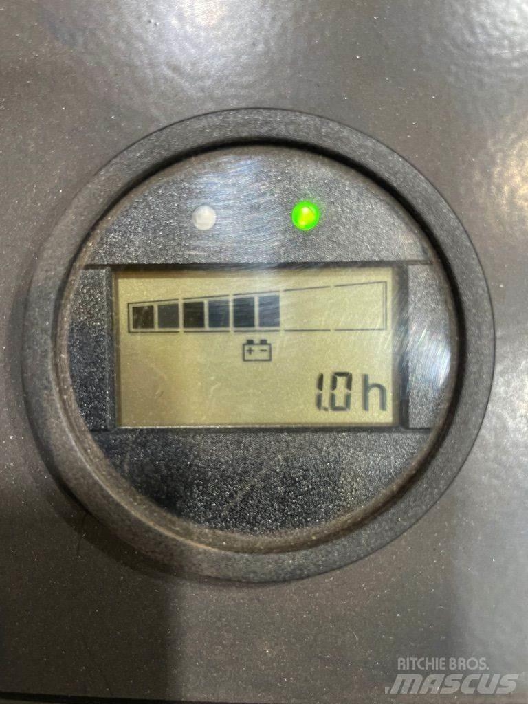 Linde T14S-1154 Nisko podizni električni viličar