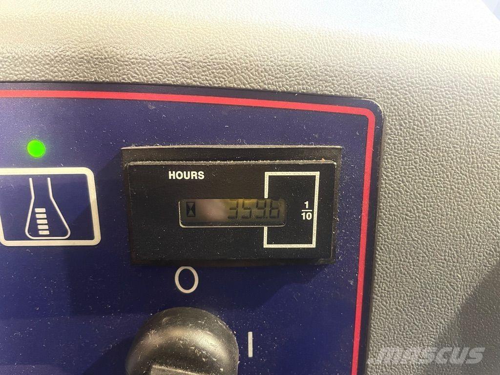 Nilfisk BA 551 CD Strojevi za metenje