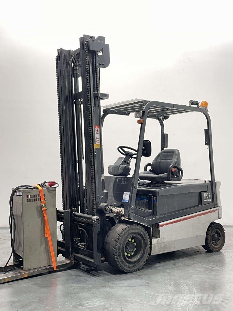 Nissan GQ02L30CU Električni viličari