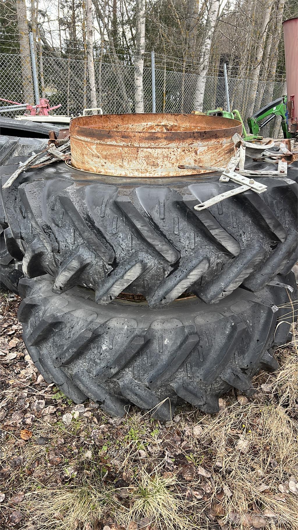  20.8R 38 Gume, kotači i naplatci