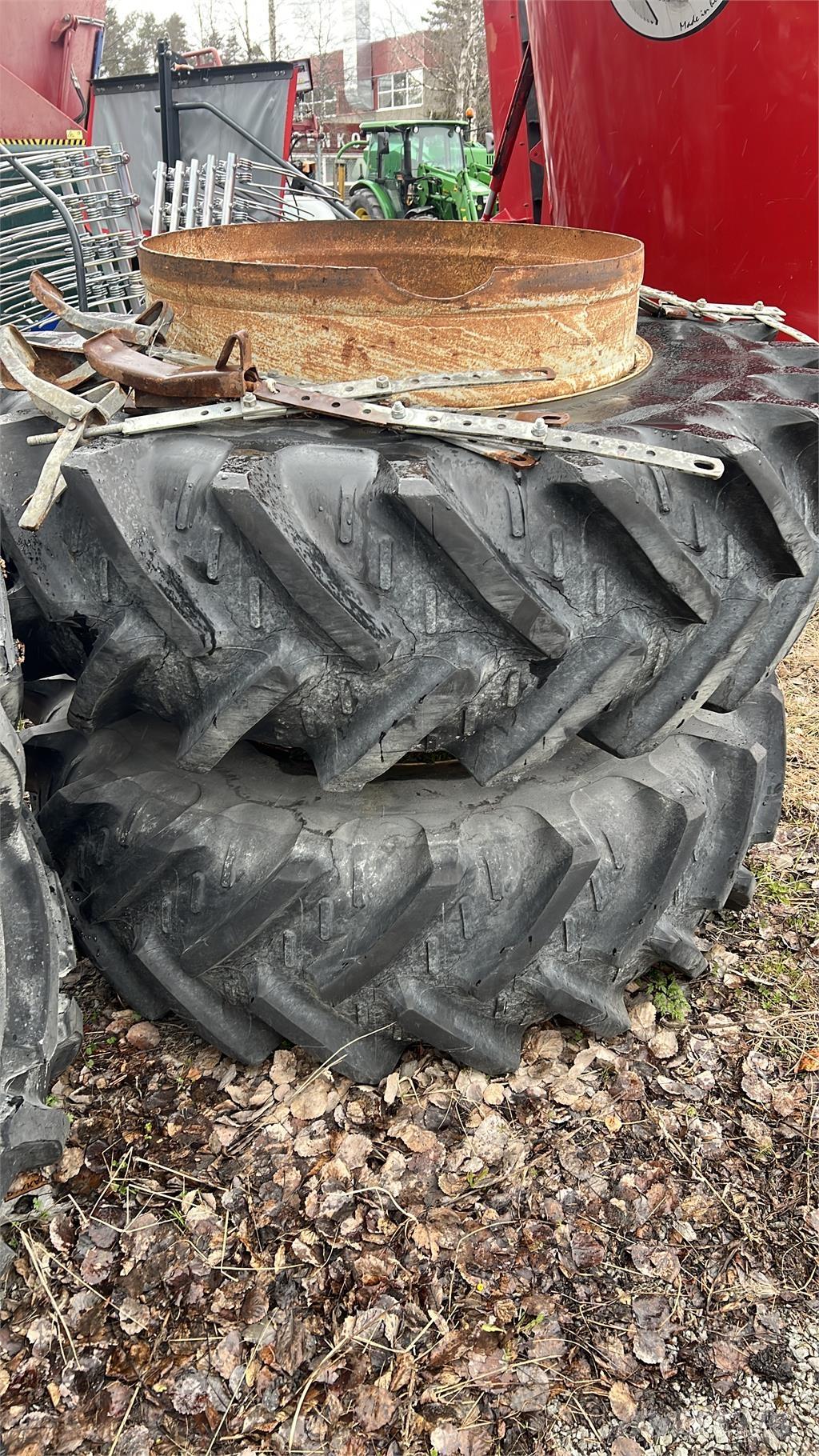  20.8R 38 Gume, kotači i naplatci