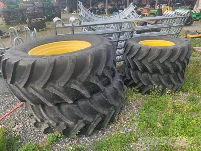 Firestone Däck på fälg Gume, kotači i naplatci