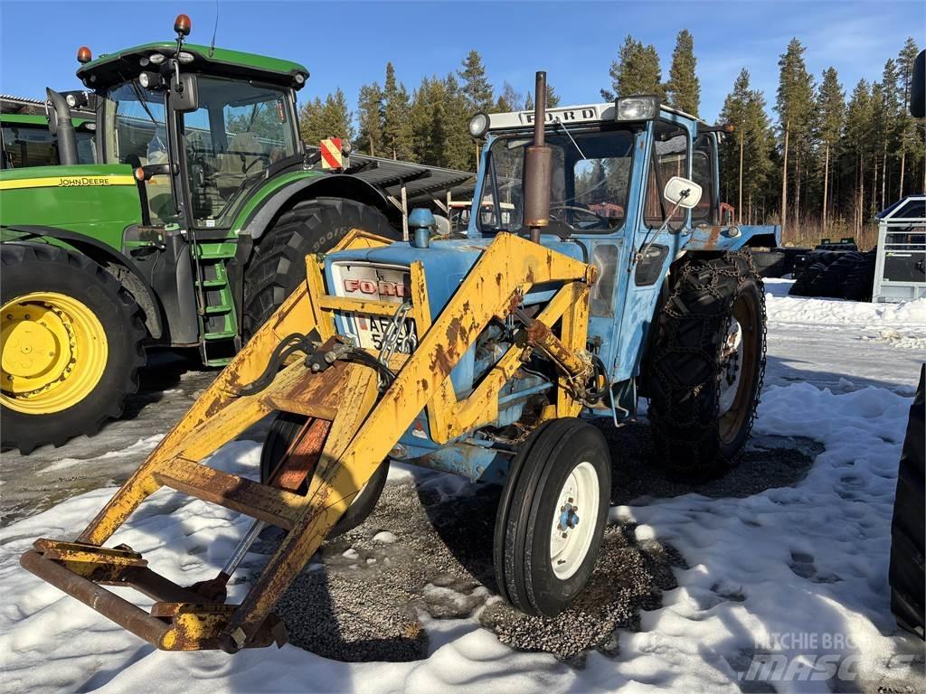 Ford 5000 med lastare Traktori