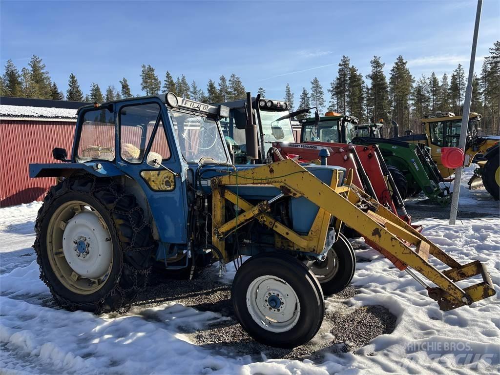 Ford 5000 med lastare Traktori