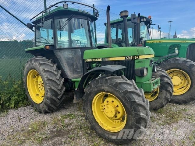John Deere 2250 TRAKTOR Traktori