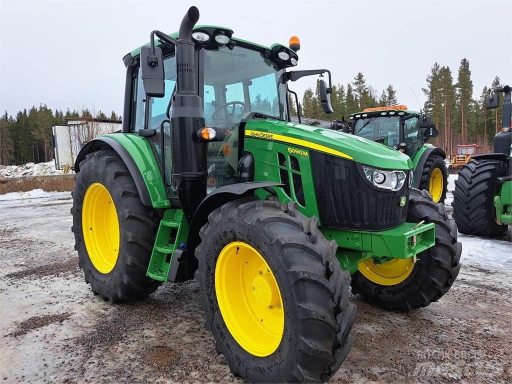 John Deere 6090M Traktori