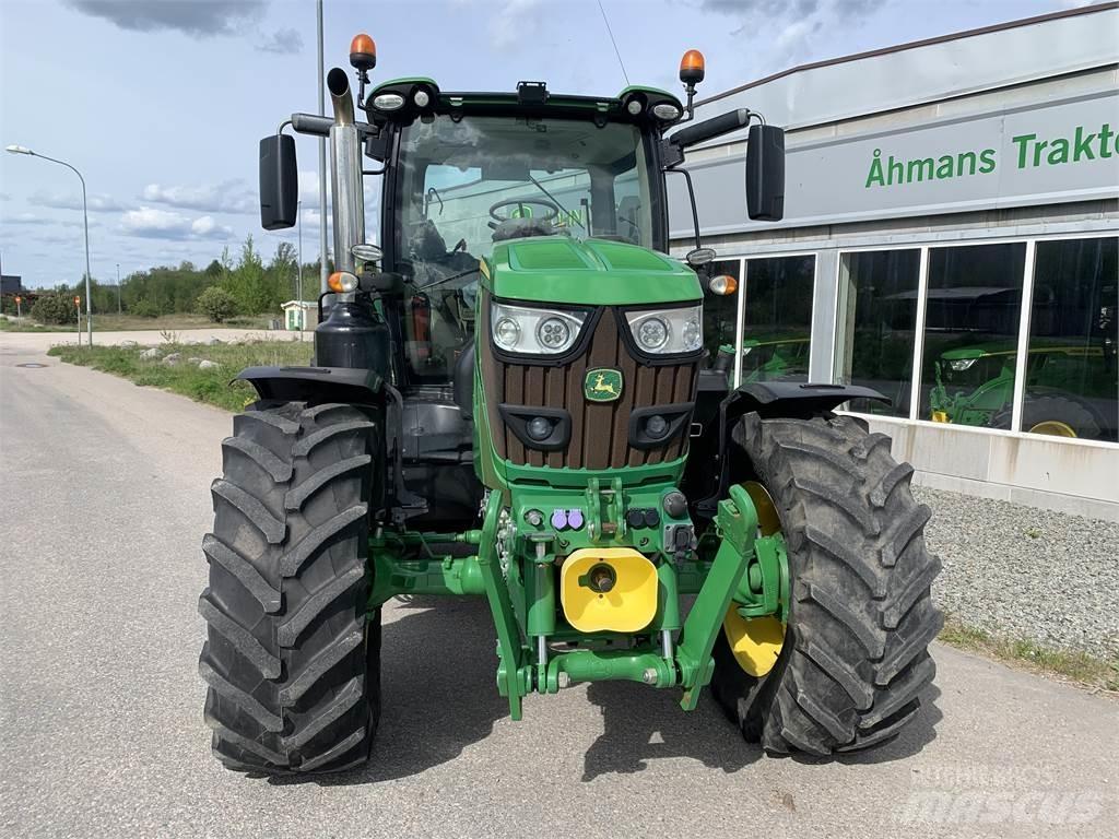 John Deere 6155R Traktori