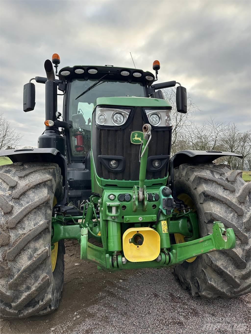 John Deere 6250R Traktori