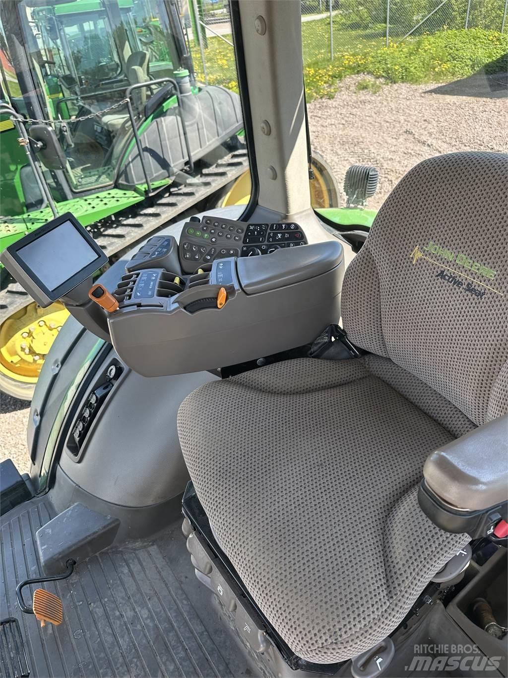 John Deere 7230R Traktori
