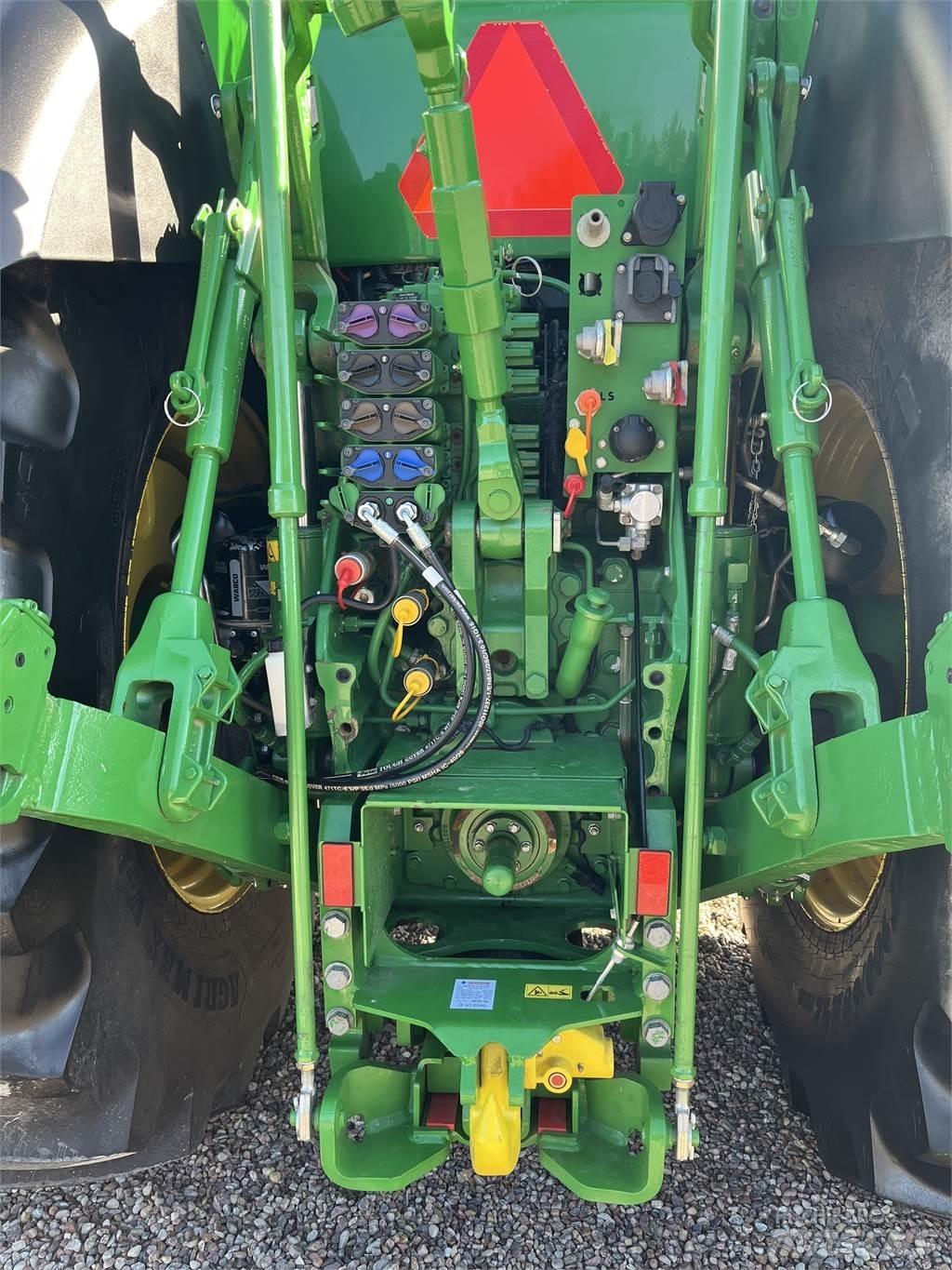 John Deere 8370R Traktori