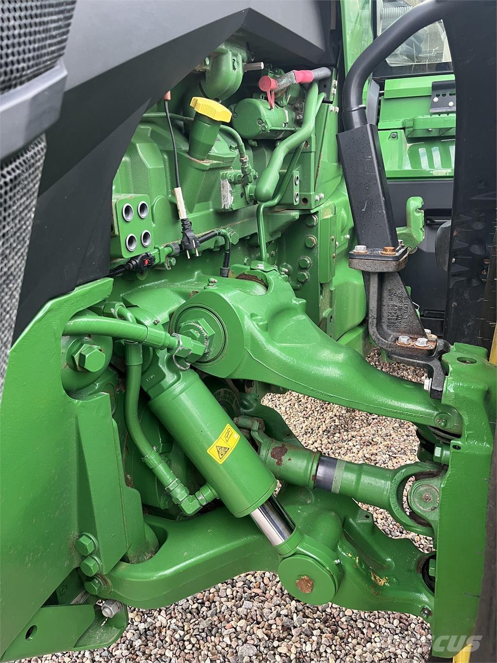 John Deere 8R 370 Traktori