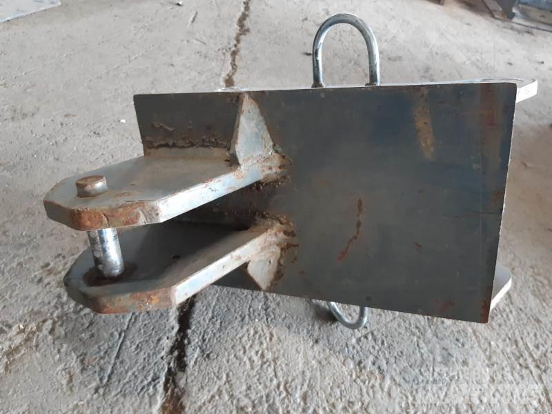  KOMBI GRIND S40 Bageri gusjeničari