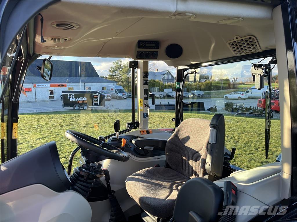 Massey Ferguson 4708M Traktori