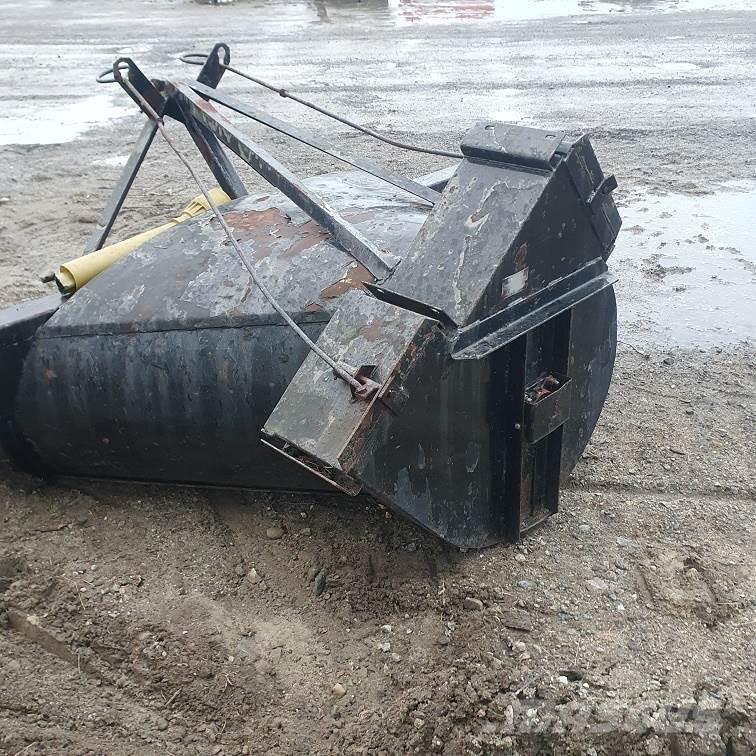  V-SLUNGA 2M Ostali strojevi za ceste i snijeg