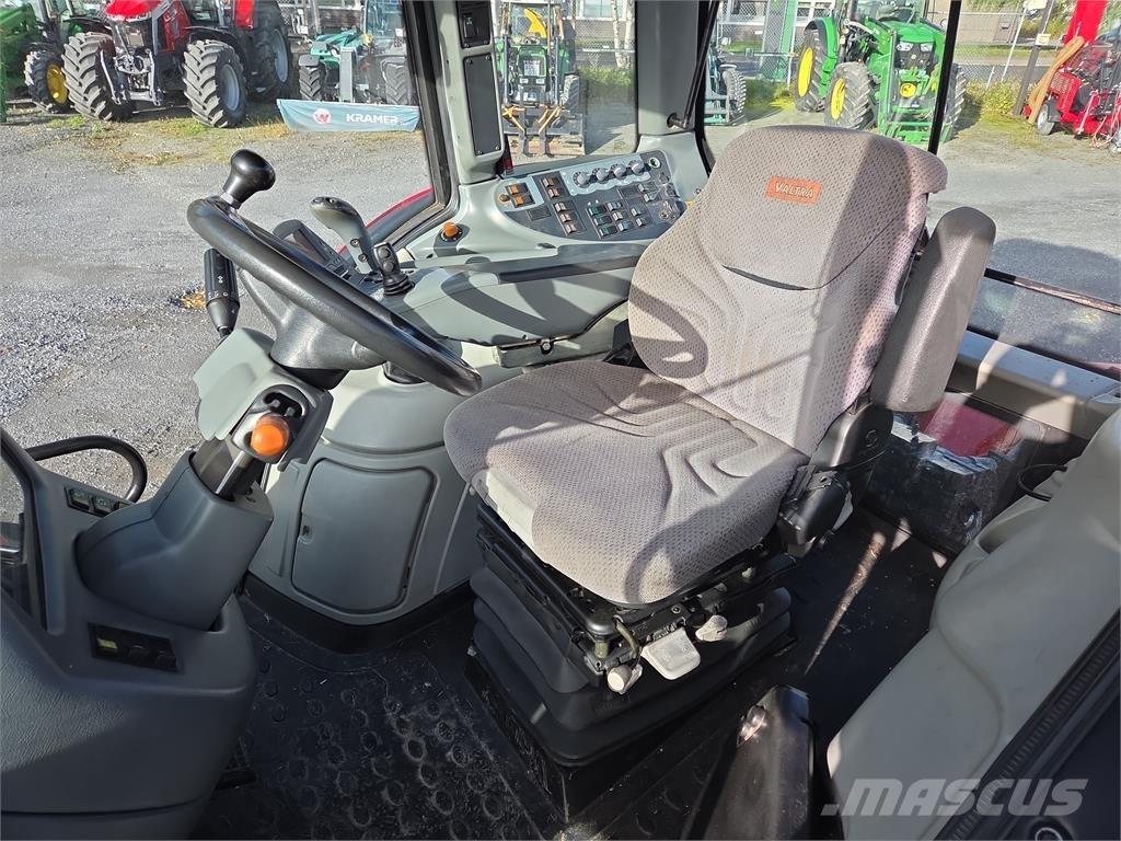 Valtra N121 Traktori